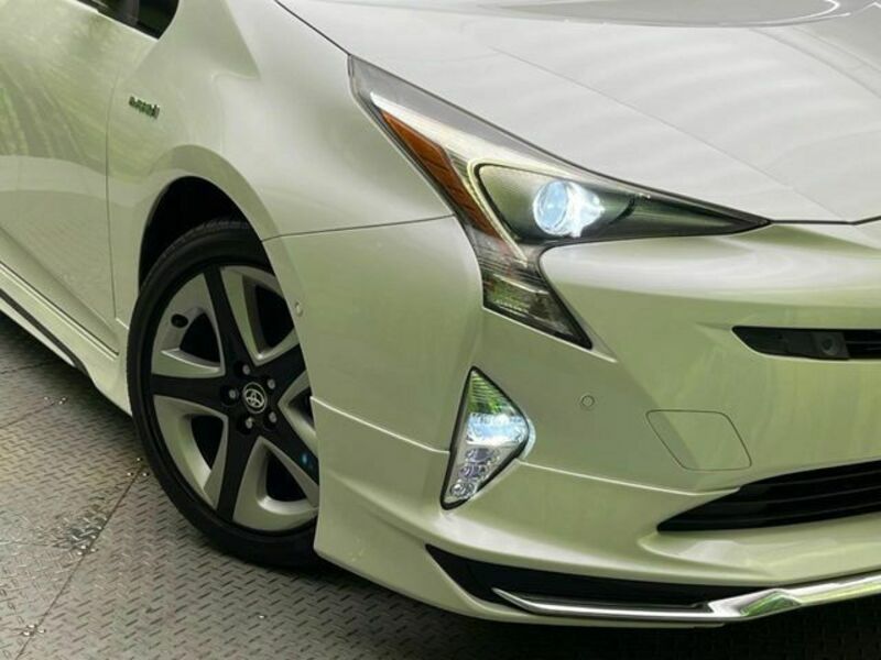 PRIUS-11
