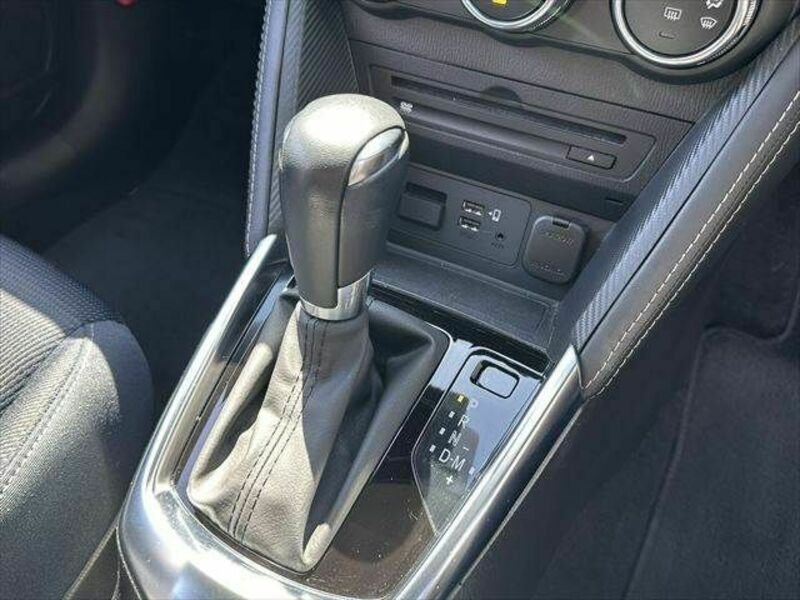 MAZDA2-27