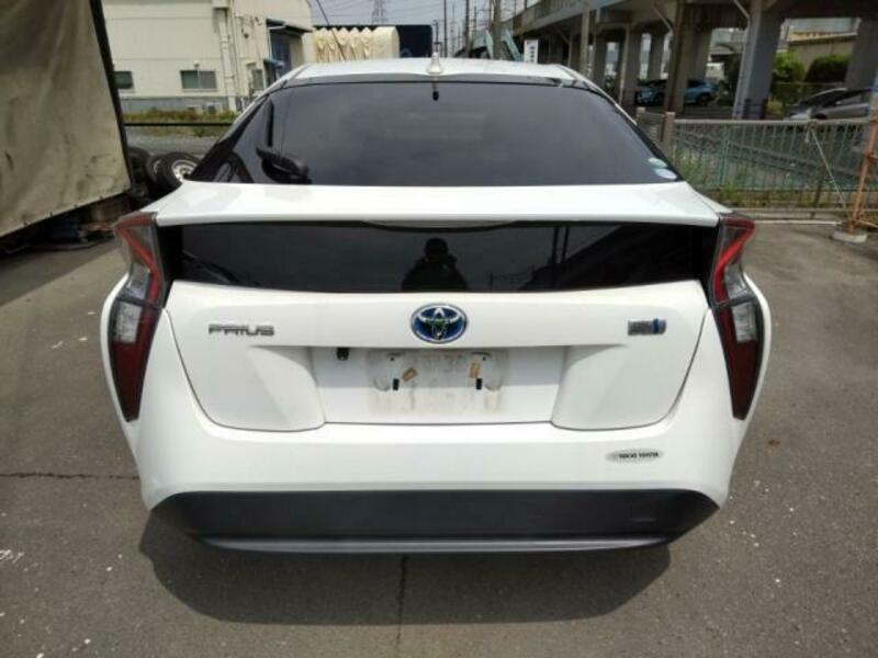 PRIUS-4