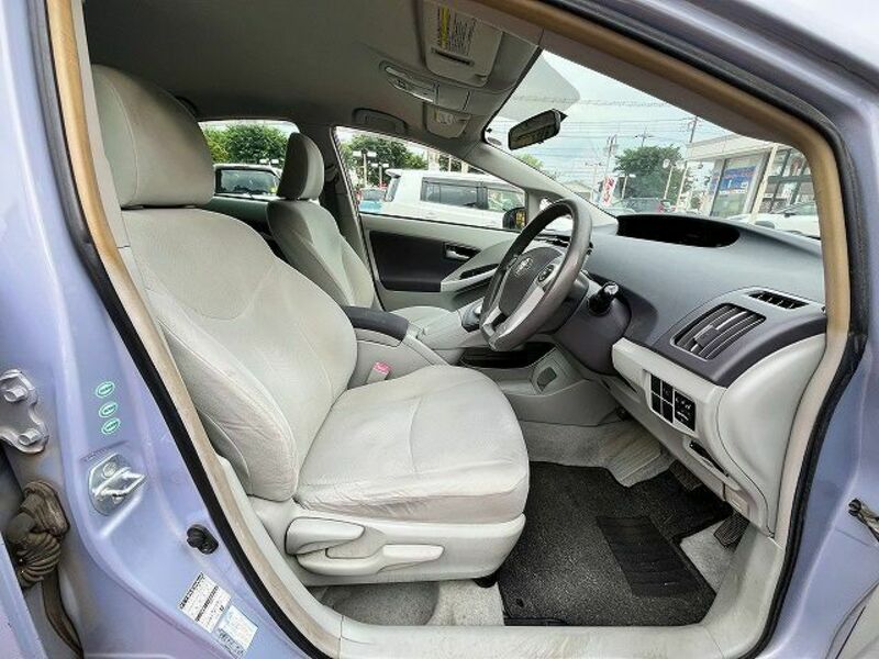 PRIUS-3