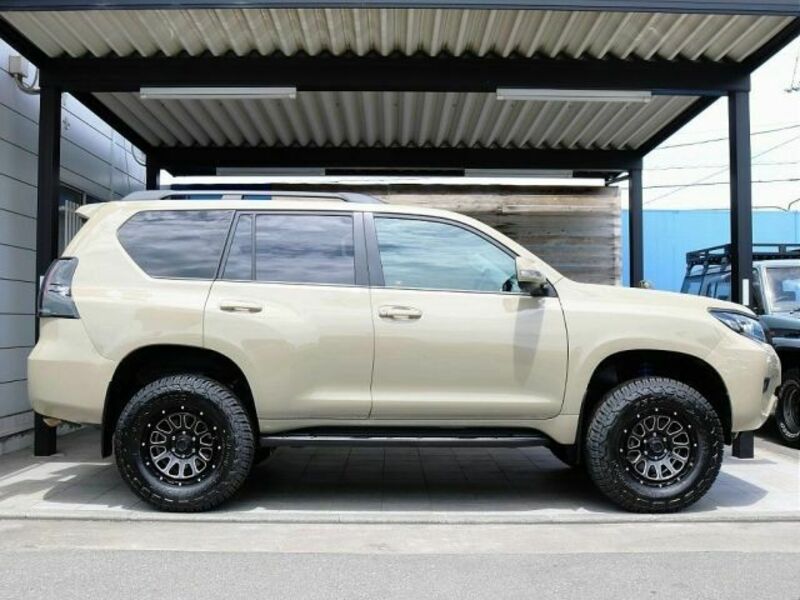 LAND CRUISER PRADO-4