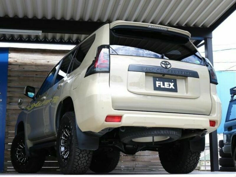 LAND CRUISER PRADO-6