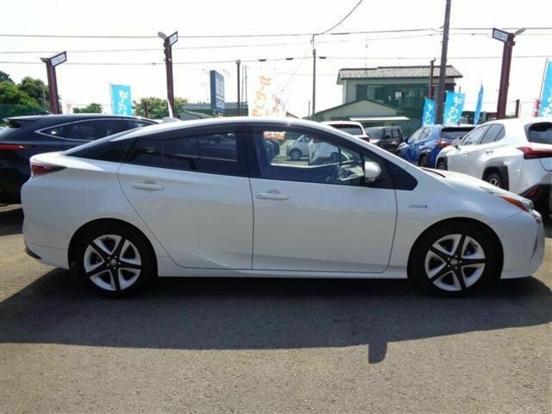 PRIUS-3