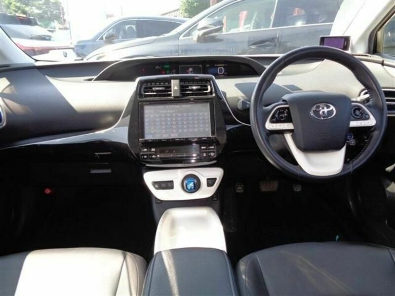 PRIUS-12
