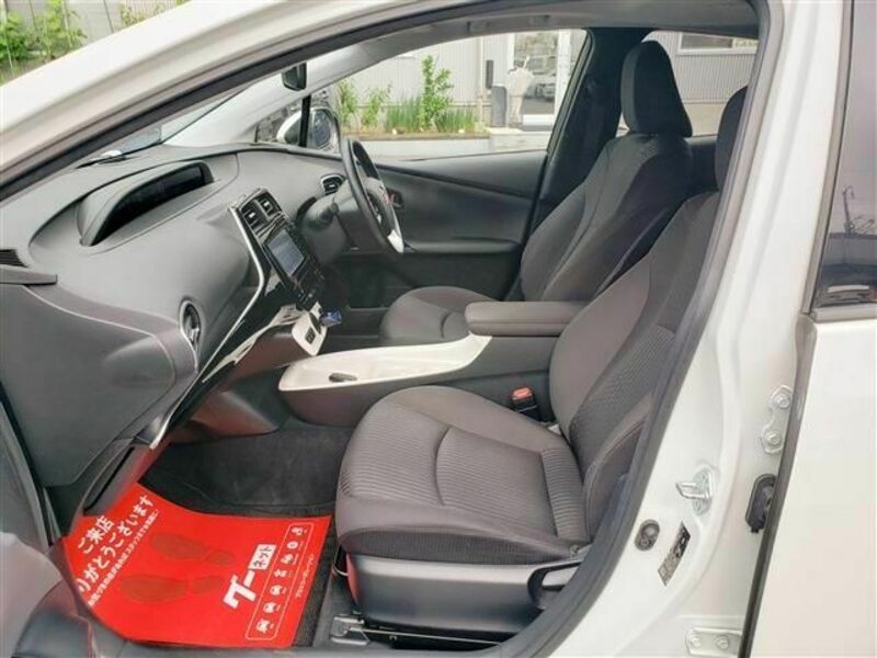 PRIUS-17