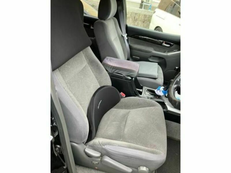 LAND CRUISER PRADO-12