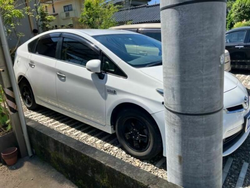 PRIUS PHV