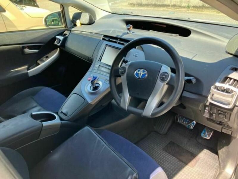 PRIUS PHV