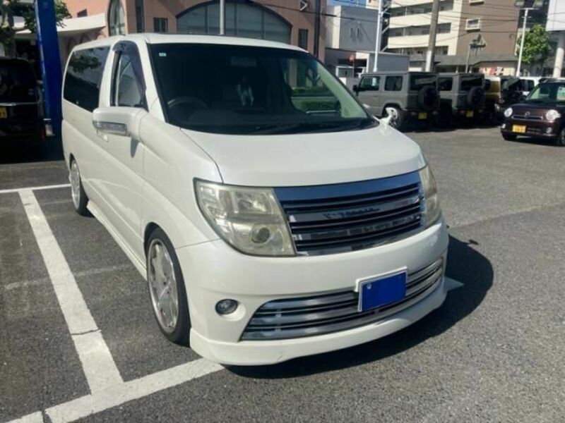 NISSAN ELGRAND