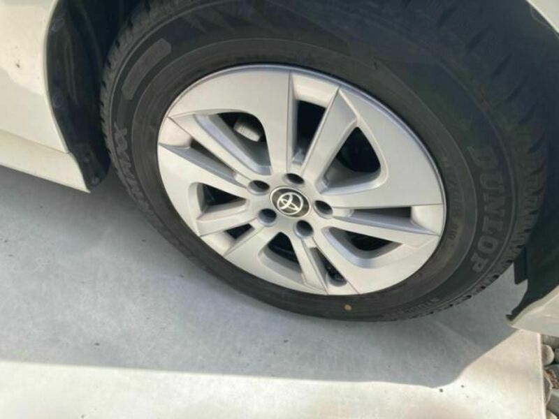 PRIUS-4