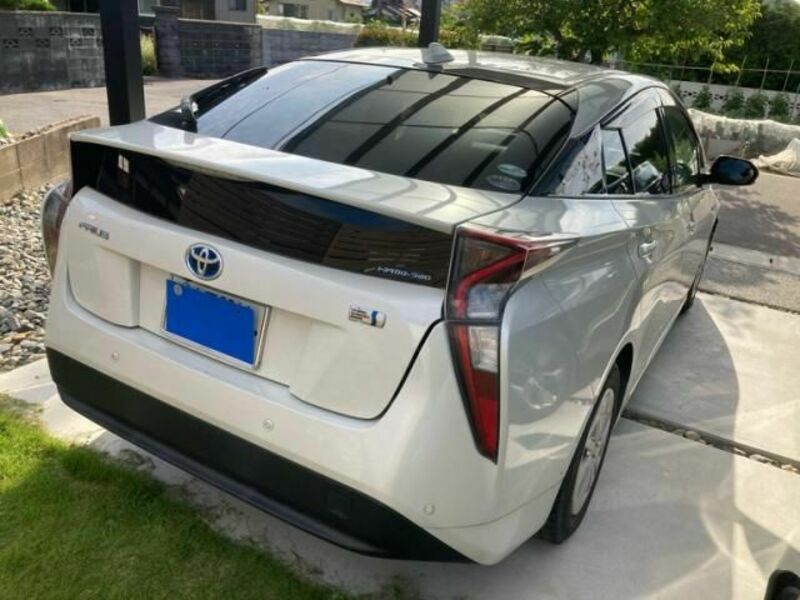 PRIUS-7