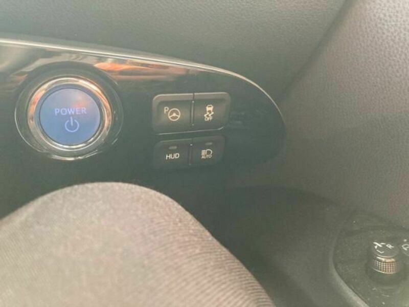 PRIUS-17