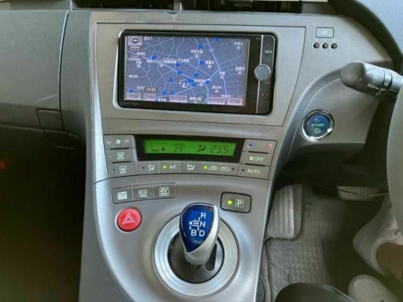 PRIUS-6