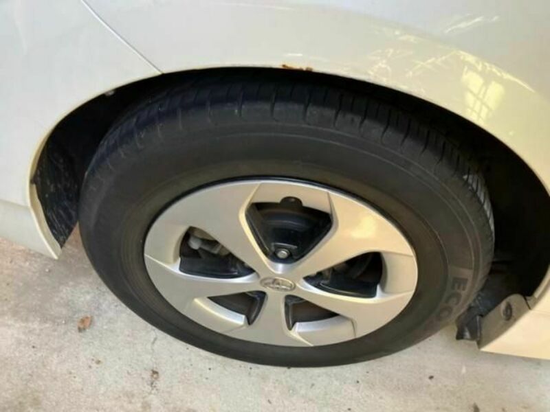 PRIUS-11