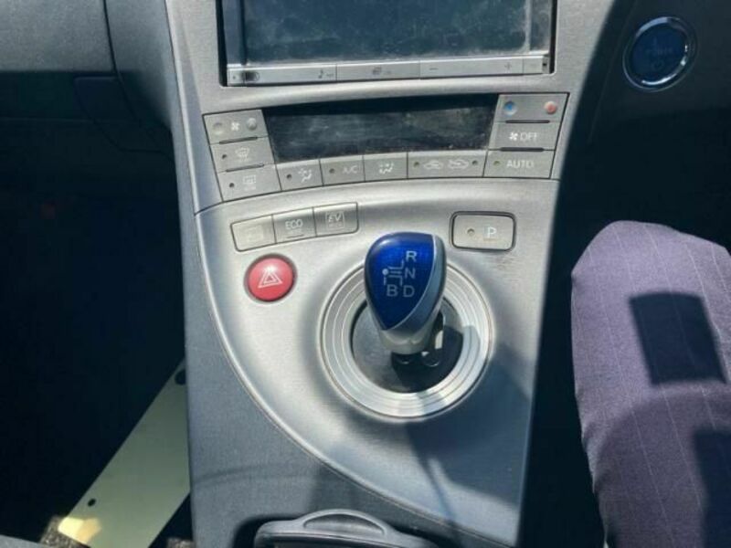PRIUS-9