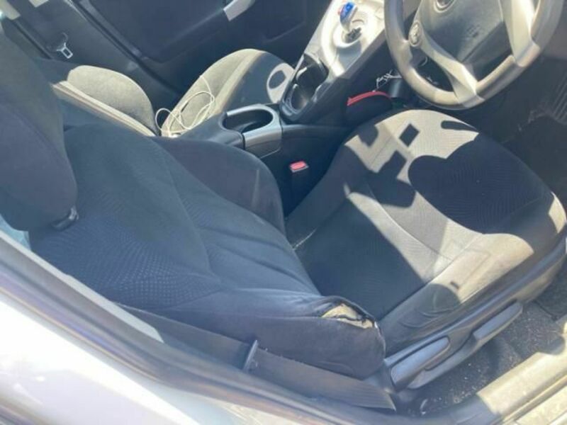 PRIUS-10