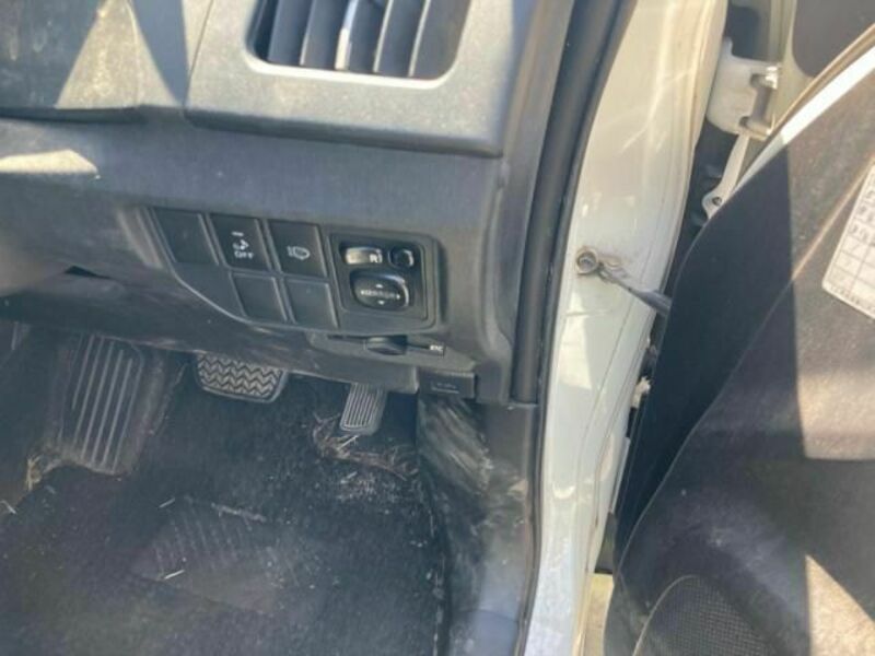 PRIUS-11