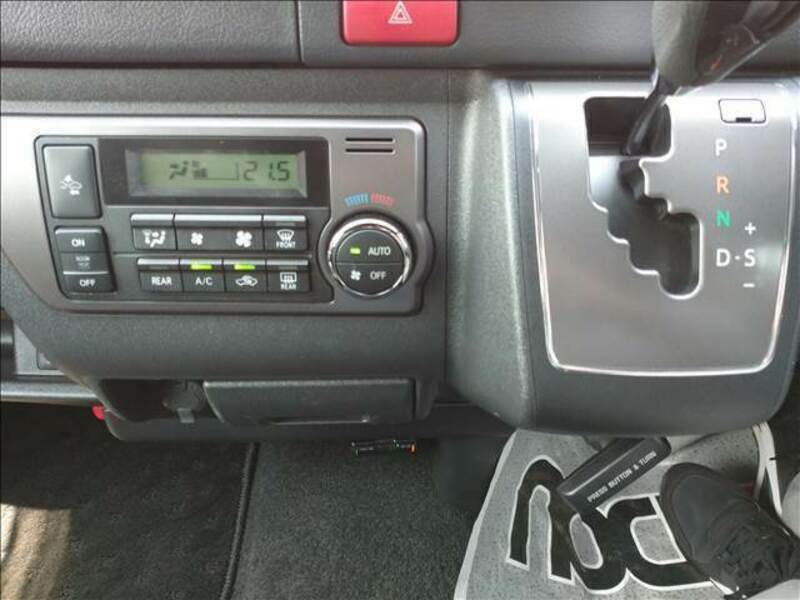 HIACE VAN-15