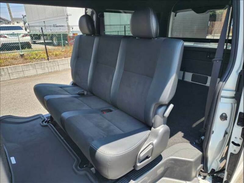 HIACE VAN-8