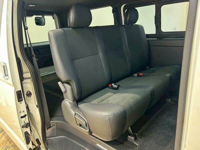 HIACE VAN-9