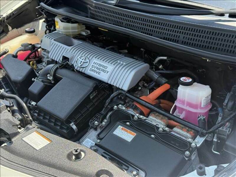 PRIUS ALPHA