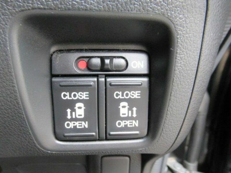 N BOX CUSTOM-19