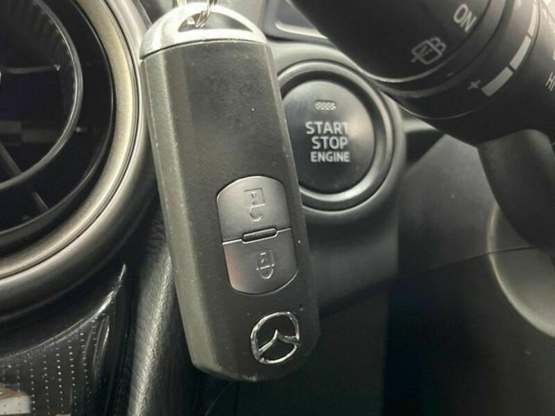 MAZDA2