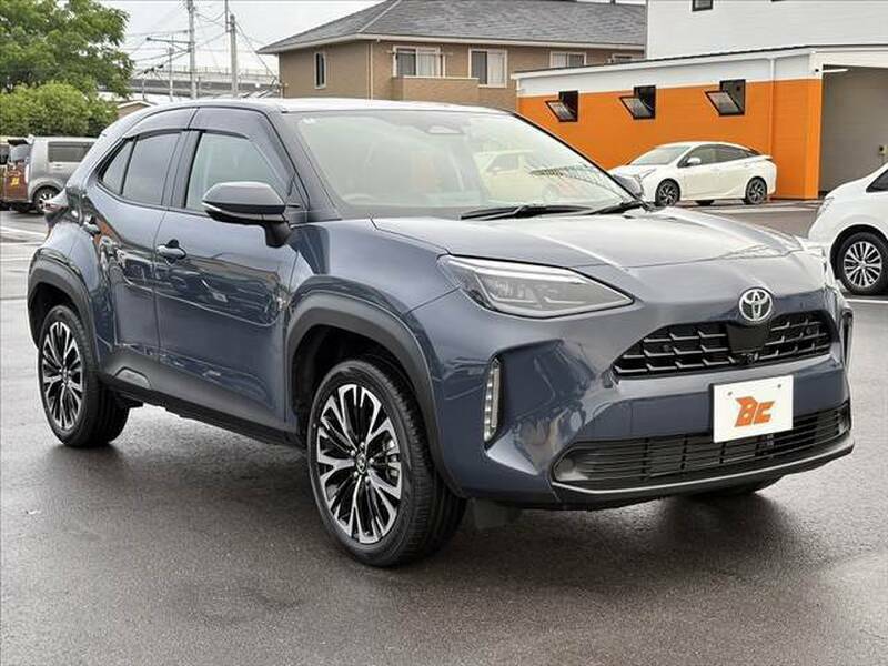 YARIS CROSS