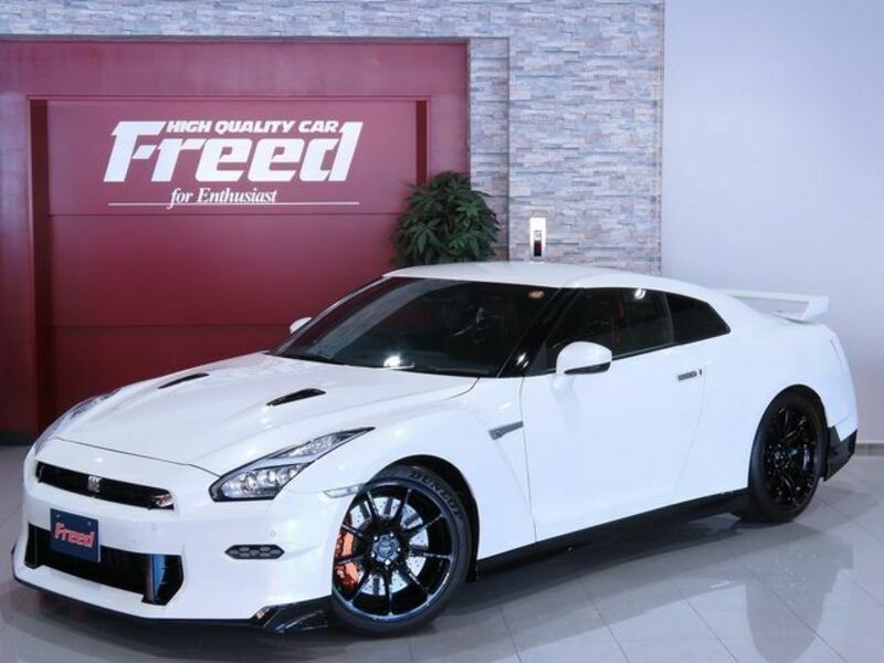 NISSAN GT-R