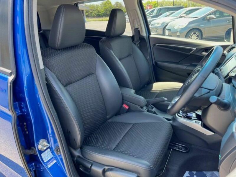 FIT HYBRID-10