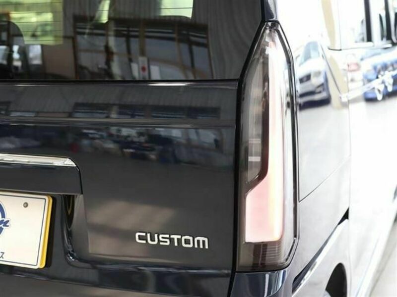 N BOX CUSTOM