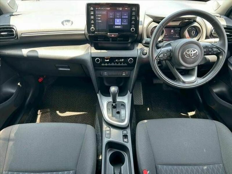 YARIS CROSS