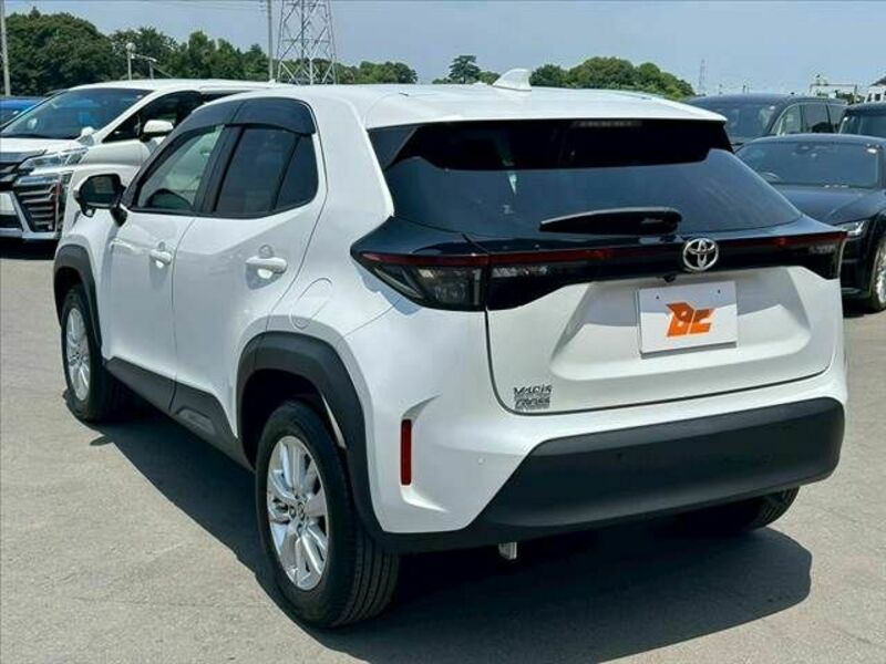 YARIS CROSS