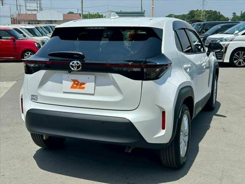 YARIS CROSS