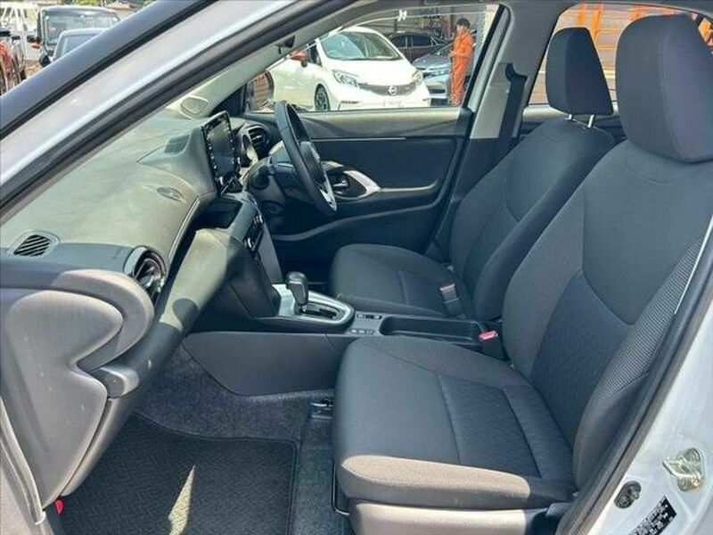 YARIS CROSS
