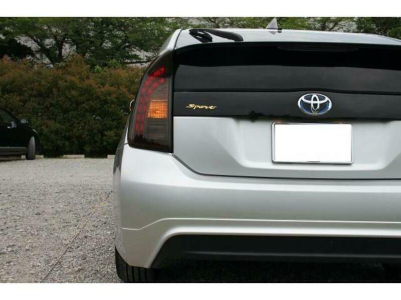 PRIUS-13