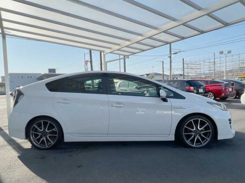 PRIUS-15