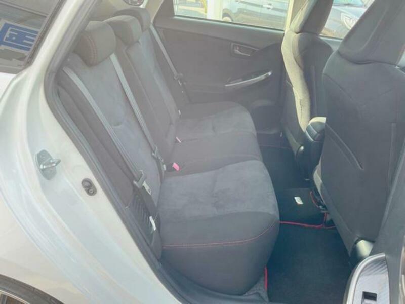 PRIUS-8