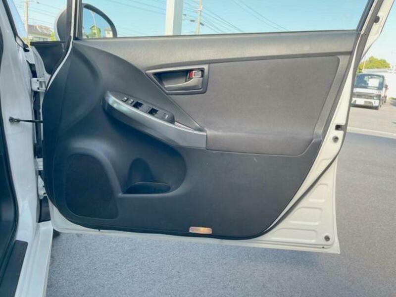 PRIUS-19