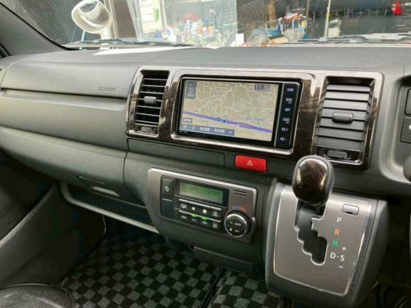 HIACE VAN-9