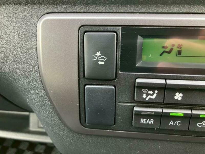 HIACE VAN-11