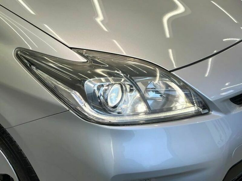 PRIUS-11