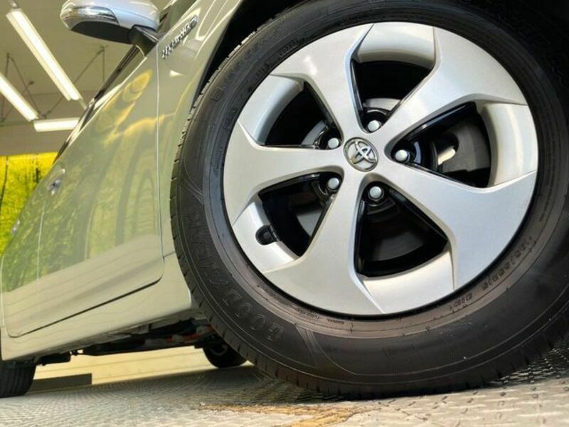 PRIUS-12