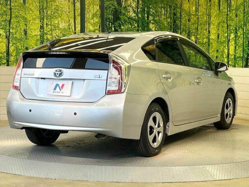 PRIUS-16