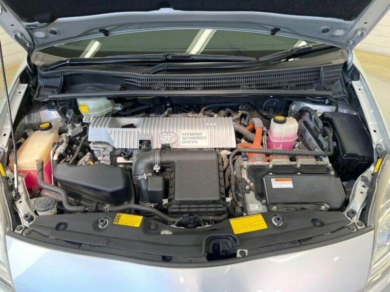 PRIUS-17