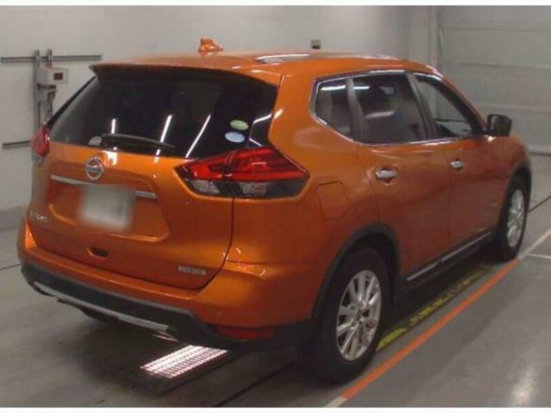 X-TRAIL