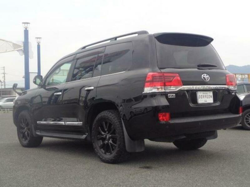 LAND CRUISER