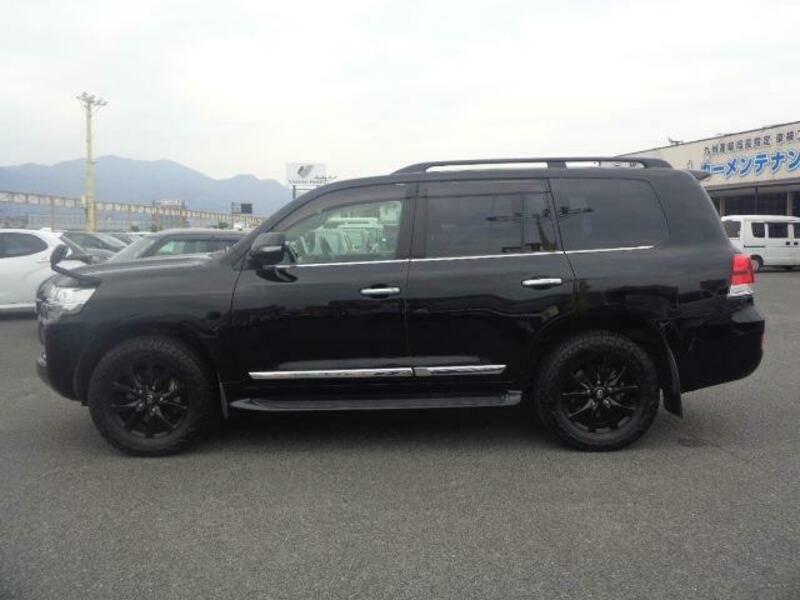 LAND CRUISER