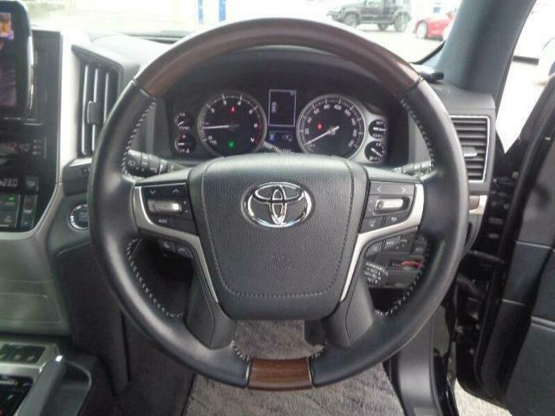 LAND CRUISER