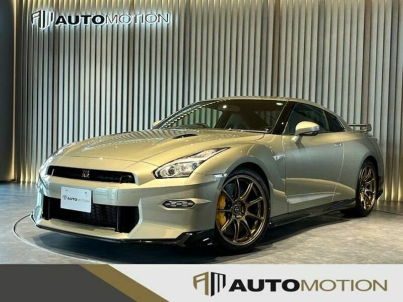 NISSAN GT-R